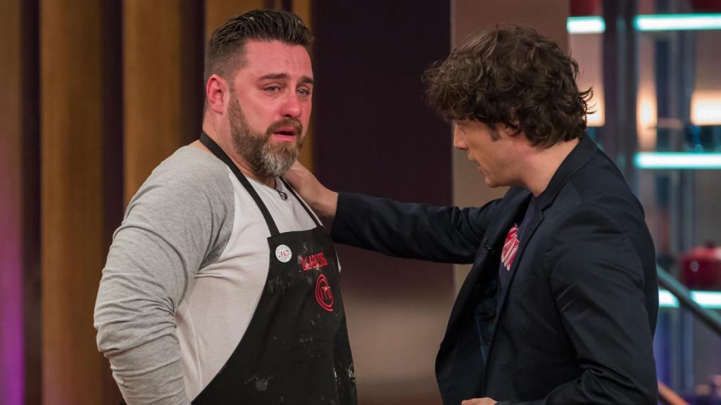 Marcos, a punto de abandonar ‘MasterChef’: “Me quiero ir con mi mujer, no valgo”.