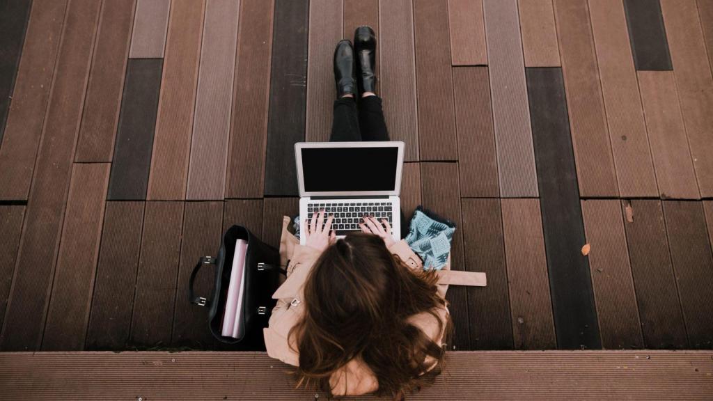 Xunta lanza un programa para mejorar capacidades digitales de las mujeres del rural gallego
