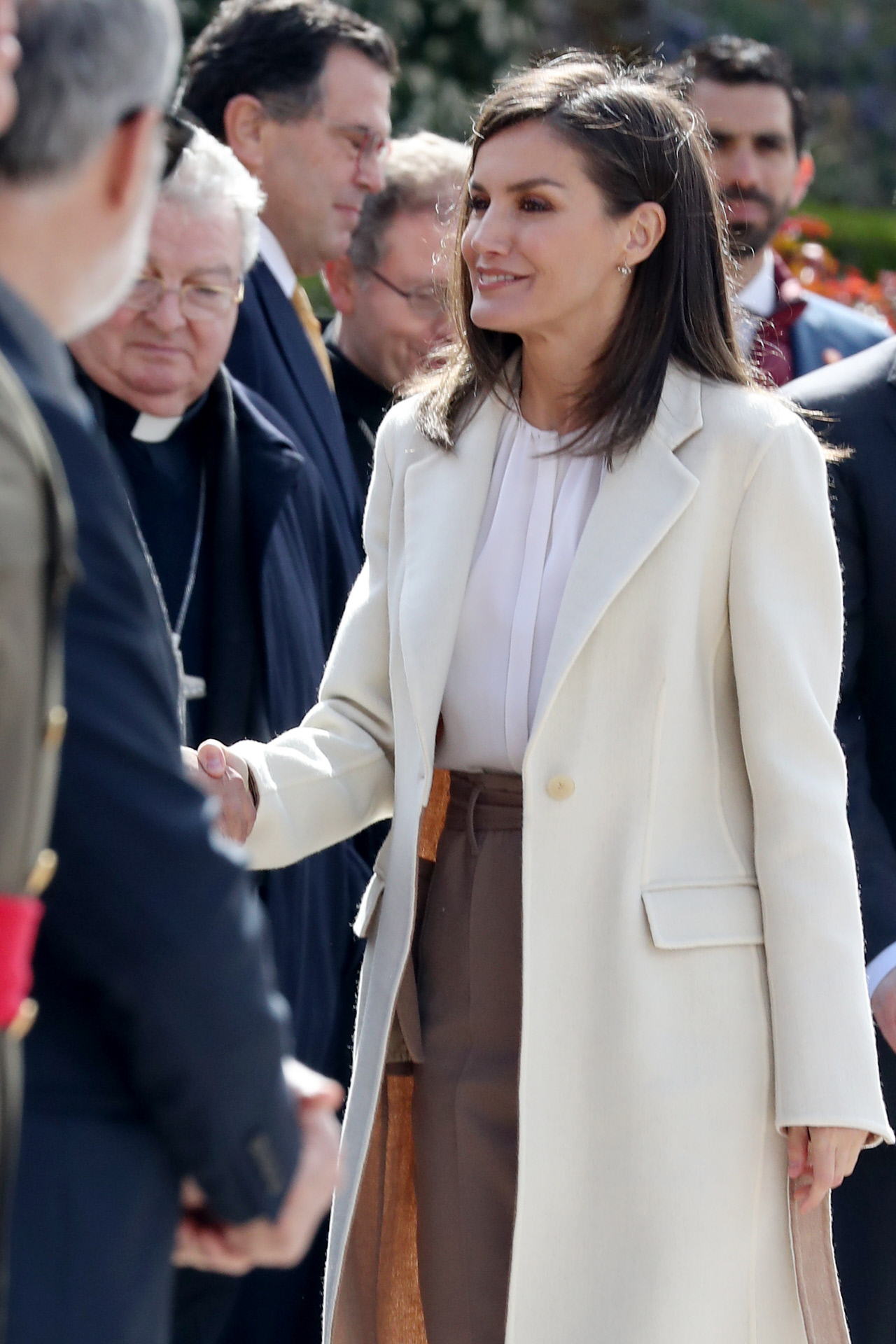 Letizia se despide durante dos semanas con el 'look' más soso del mes.