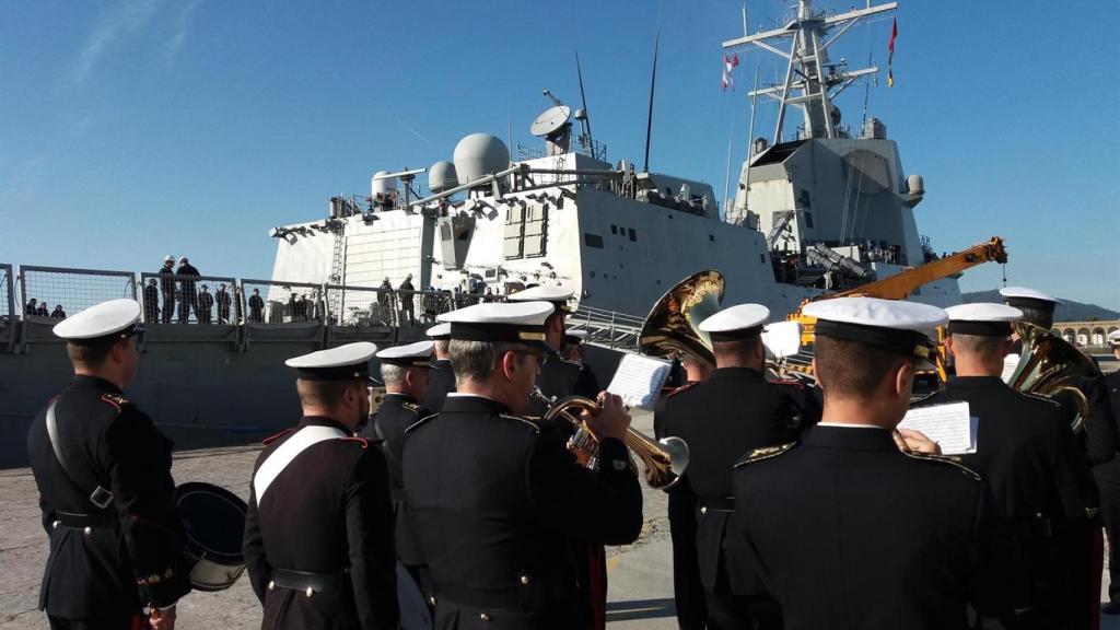 La fragata ‘Méndez Núñez’ zarpa de Ferrol e inicia la vuelta al mundo