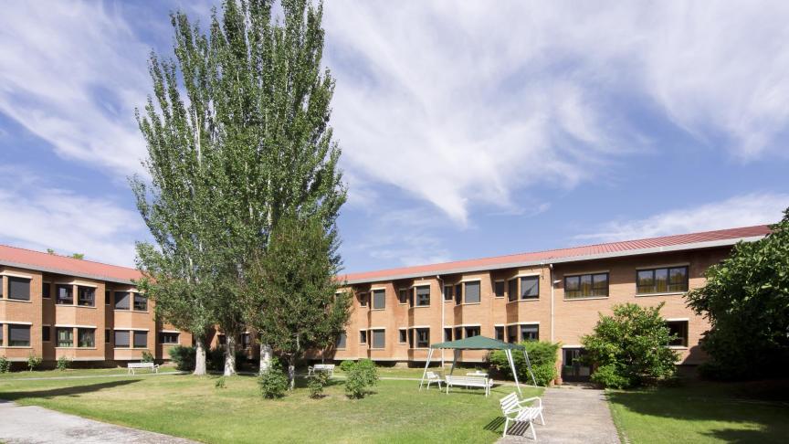 Jardín de la residencia Sagrada Familia.
