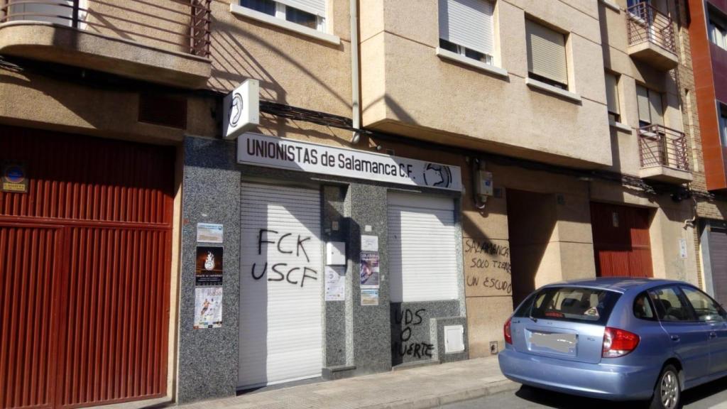 Pintadas en la sede de Unionistas.