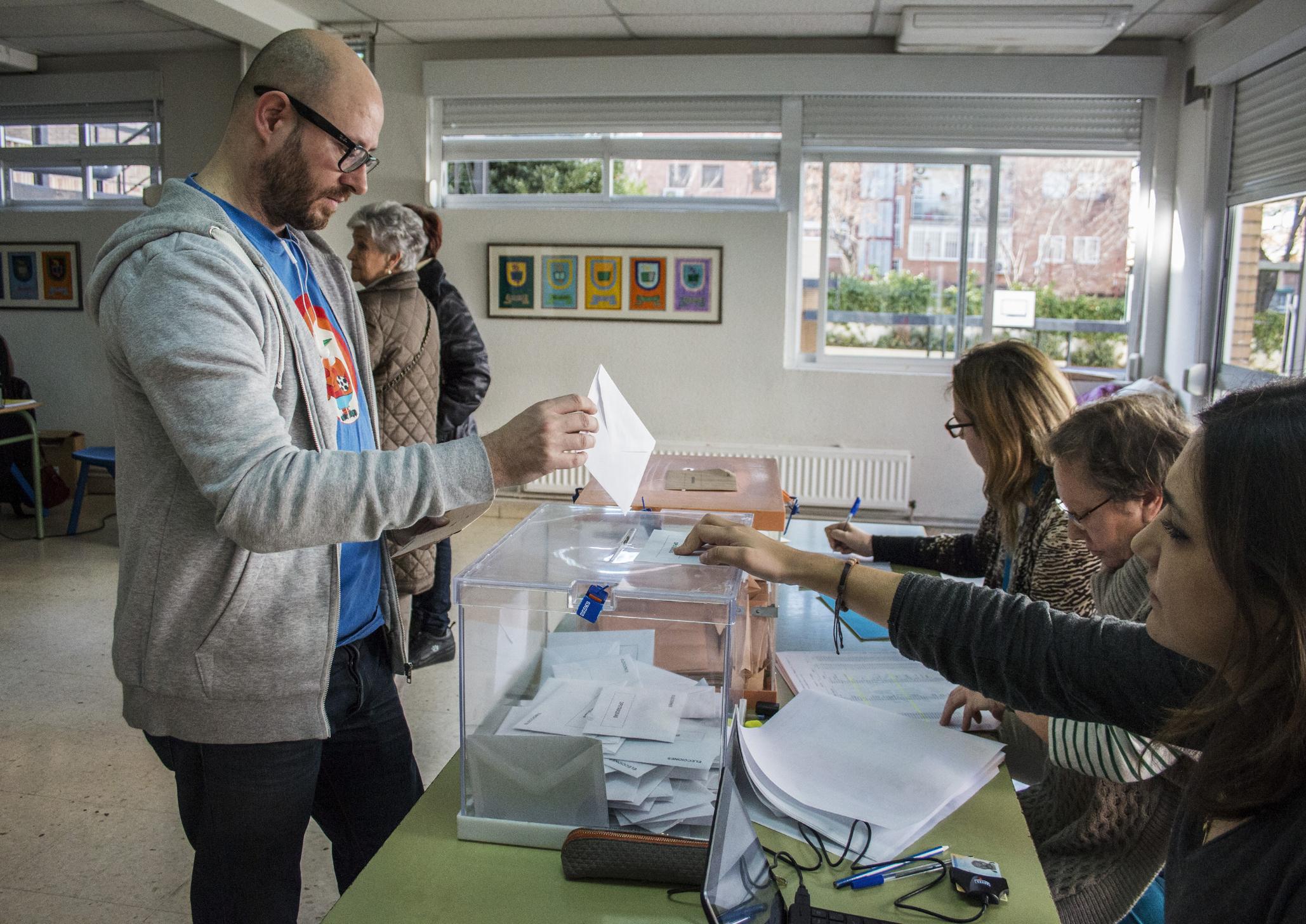 Mesa electoral en 2015 (Quincemil)