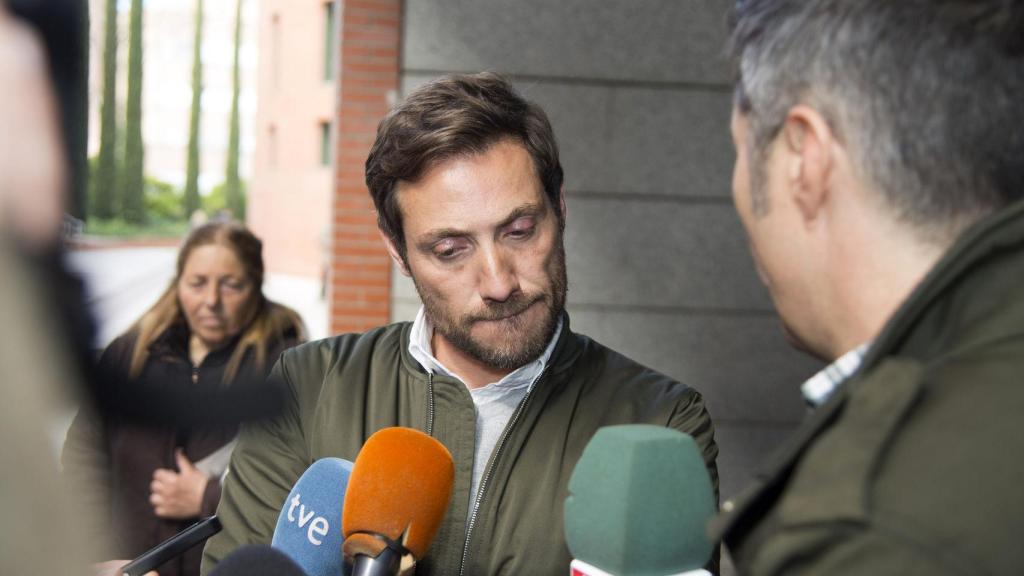 Antonio David Flores, a las puertas del juzgado.