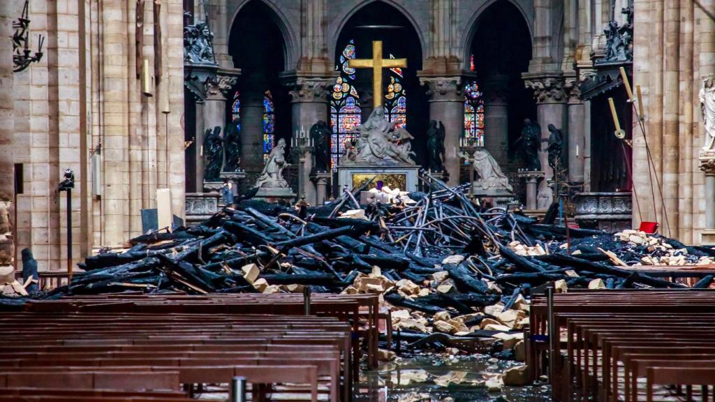 El interior de la catedral, tras el incendio