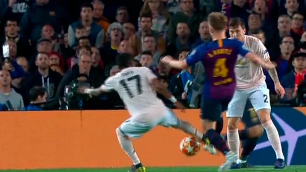 El VAR decide que el penalti sobre Rakitic no era