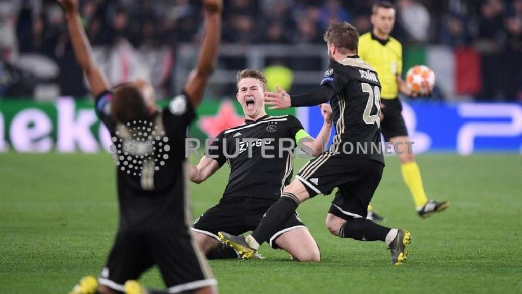 De ligt celebra el pase a semis