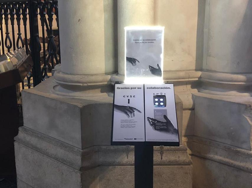 Cepillo electrónico instalado en la Catedral de La Almudena.