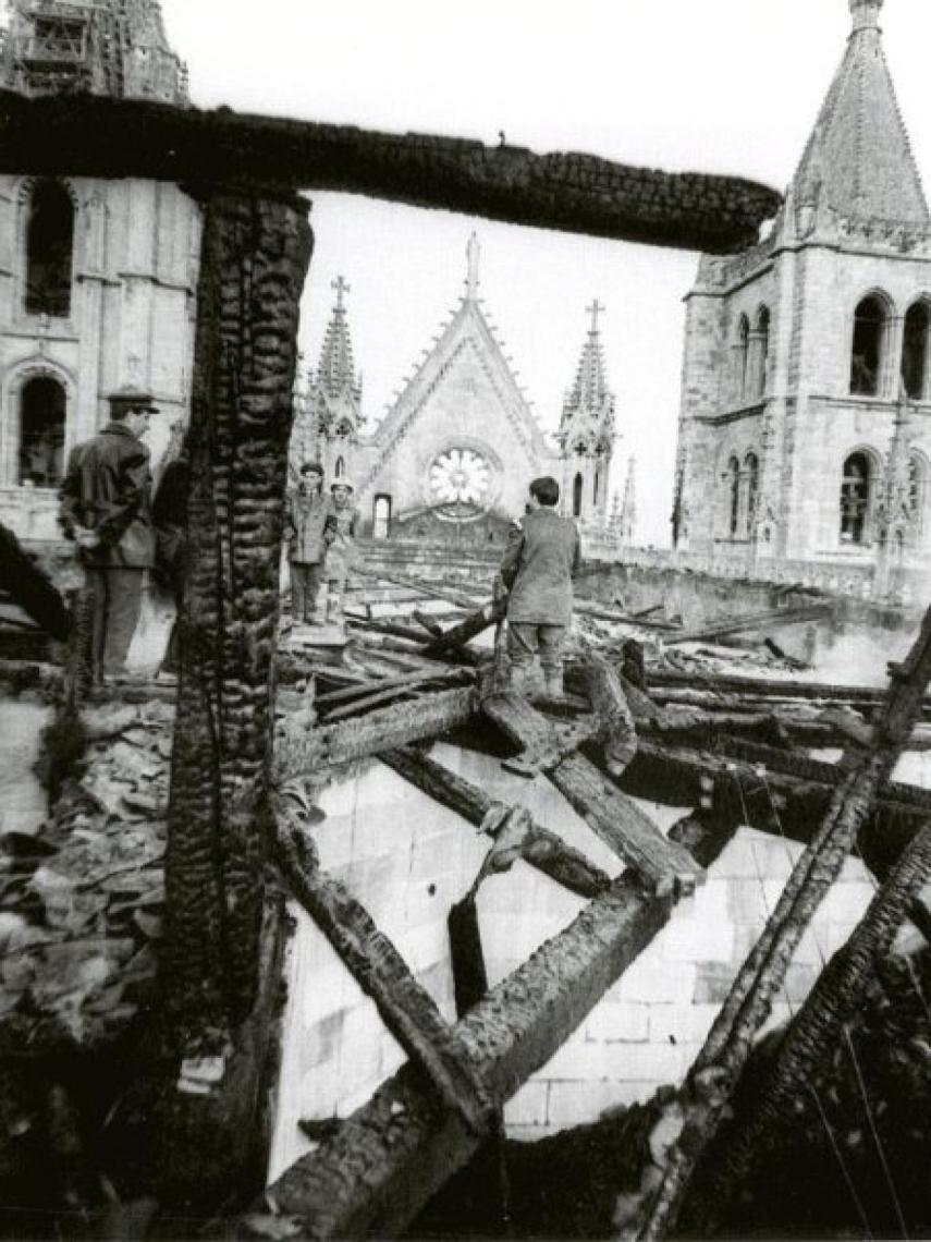 Así quedaron los tejados de la catedral de León.