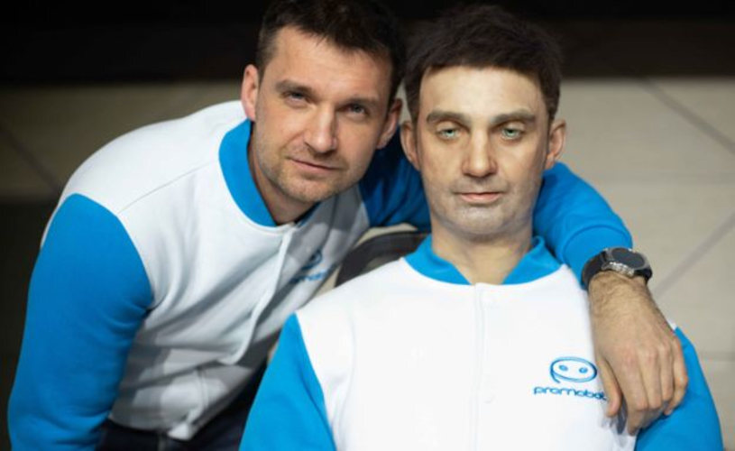 robot presentador promobot 1