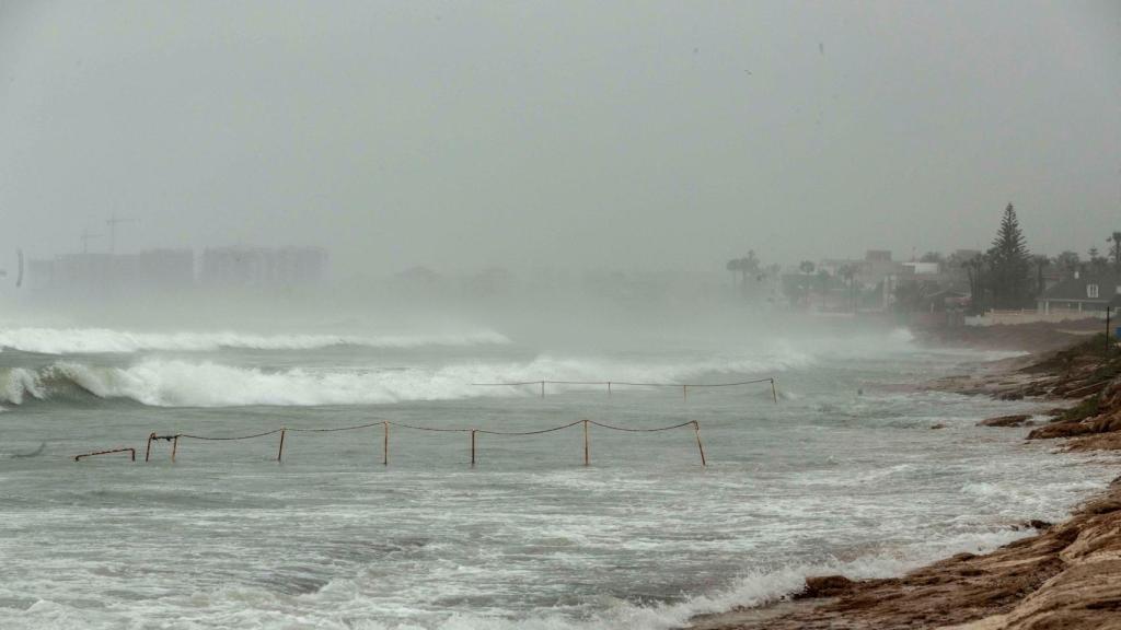 Torrevieja vive su peor temporal en abril en los últimos 50 años.