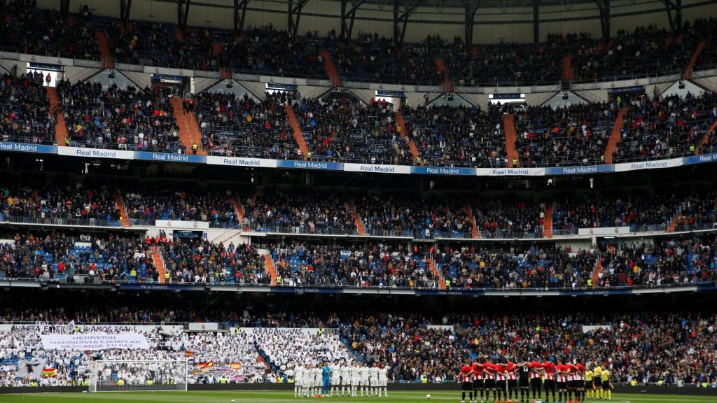 Minuto de silencio en el estadio Santiago Bernabéu, en honor a Agustín Herrerín