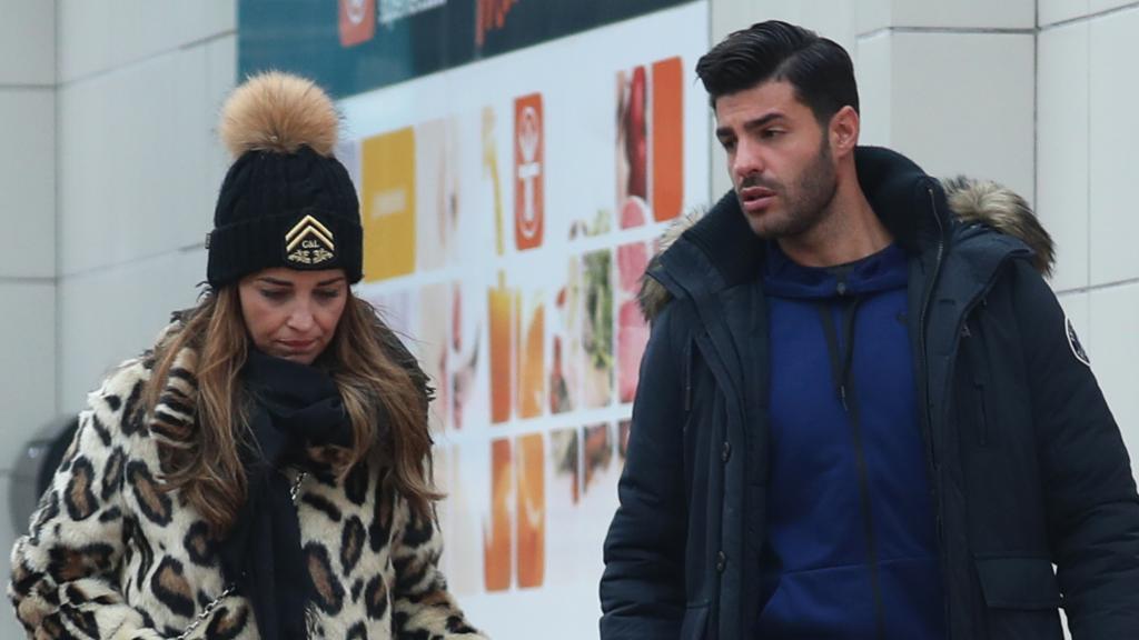 Paula junto a su pareja sentimental Miguel Torres.