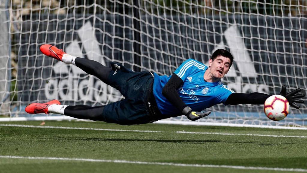 Courtois entrena en Valdebebas