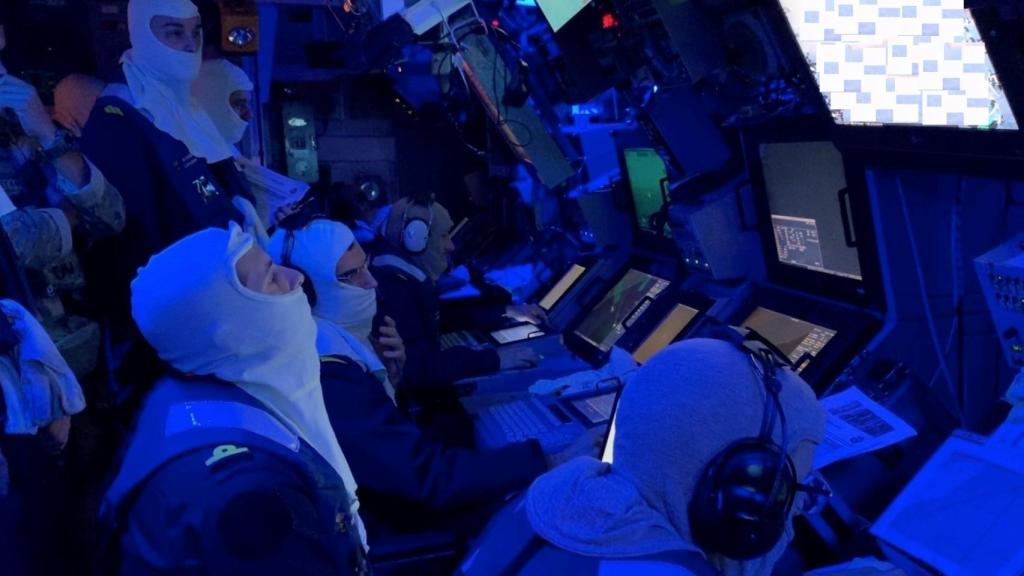 Militares españoles, en el marco de la operación contra los piratas.