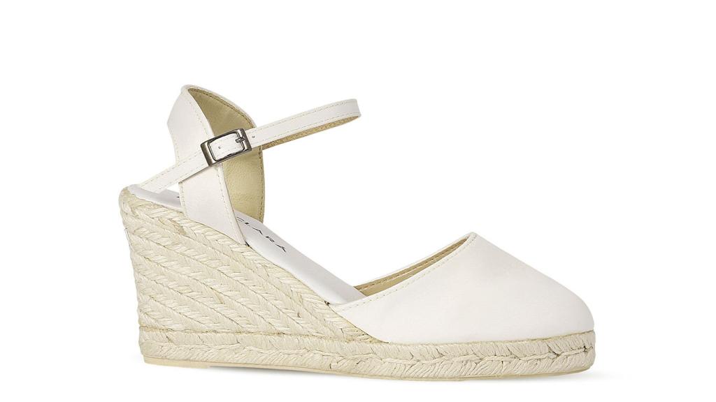 Alpargatas clásicas de rosa clara con cuña.