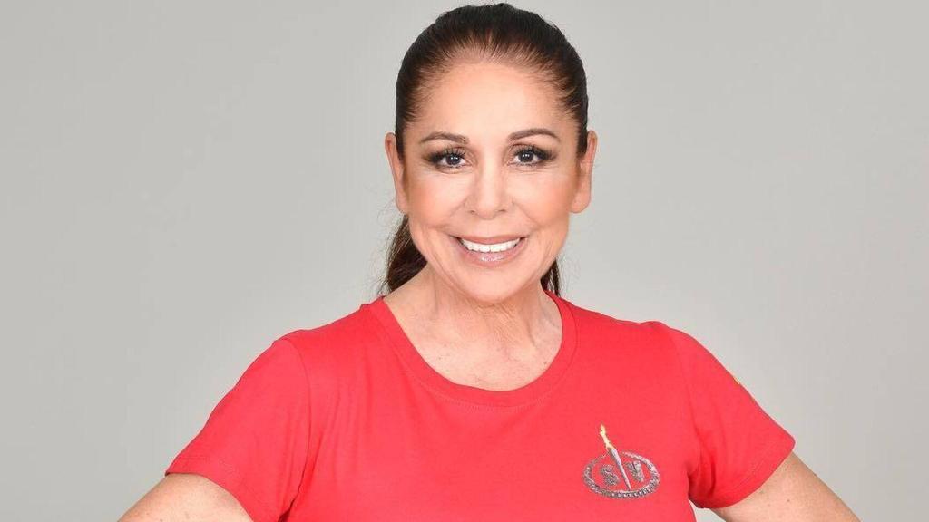 La imagen oficial de Isabel Pantoja con la camiseta de 'Supervivientes'.