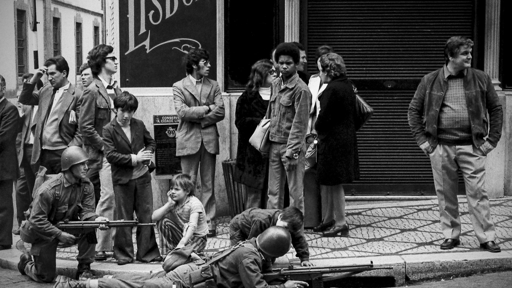 La Revolución de los Claveles, en imágenes