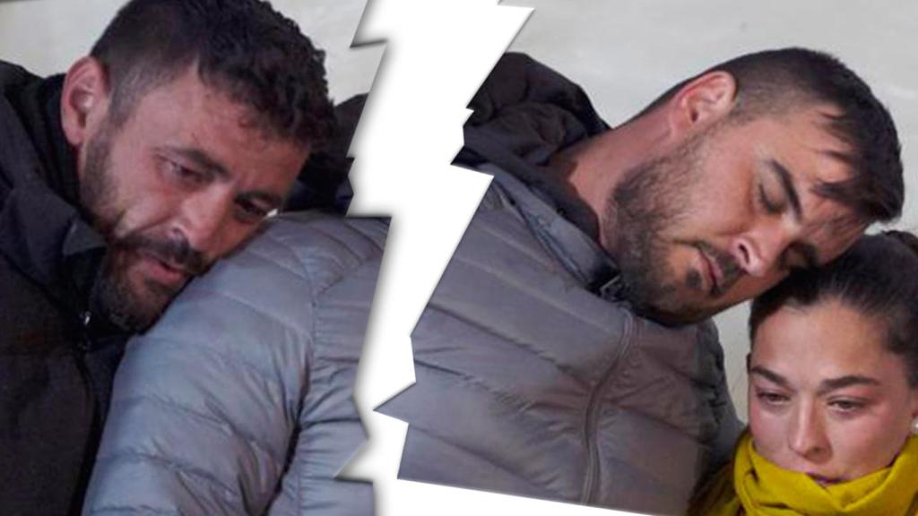 A la izquierda, el dueño de la finca, David Serrano. A la derecha, los padres de Julen, José y Victoria.