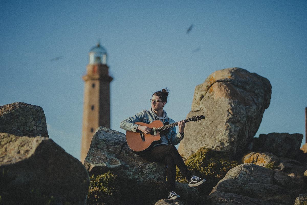 Los protagonistas del videoclip Eu Son Camariñas regresan a su tierra