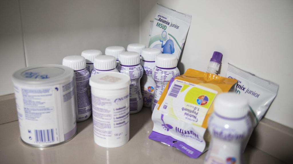 Los padres de Hugo han de llevar un control estricto de la comida del niño para evitar que sus niveles de valina se le disparen.