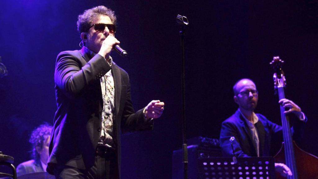 Andrés Calamaro durante un concierto en Zaragoza.