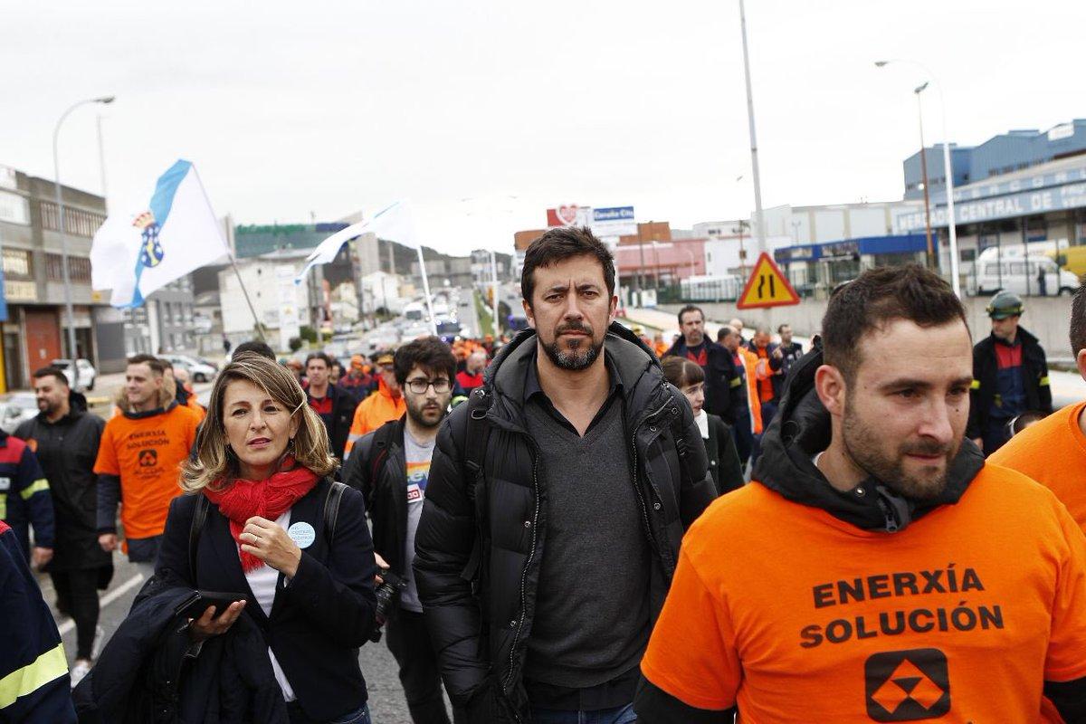 Yolanda Díaz y Antón Gómez-Reino en una manifestación