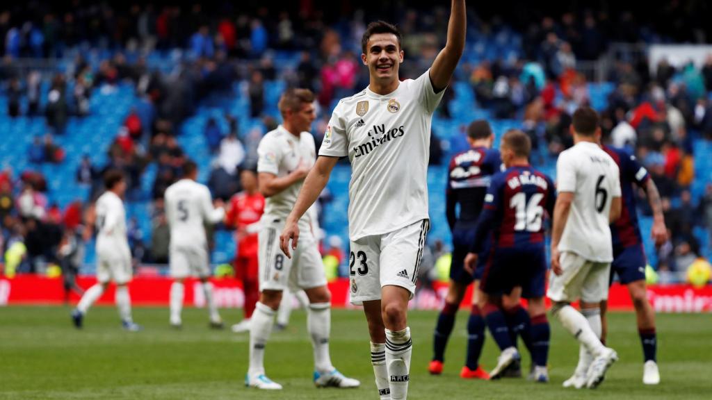 Sergio Reguilón con el Real Madrid.