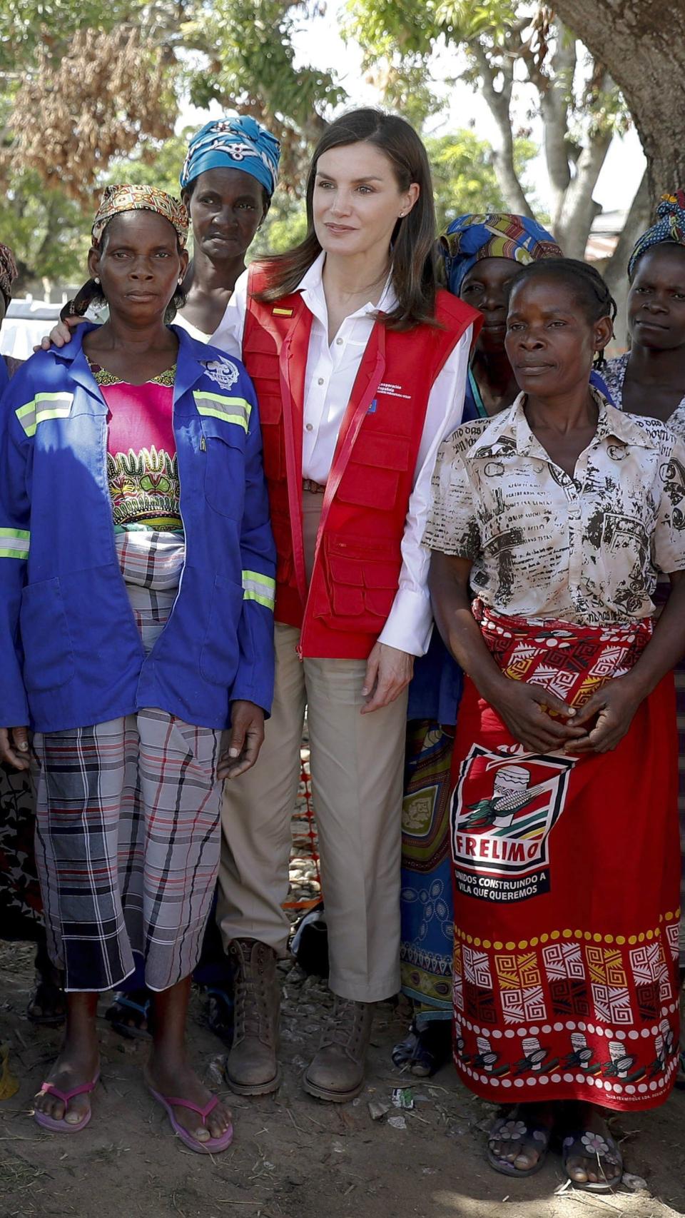 La reina Letizia ha elegido un 'total look' de Massimo Dutti.