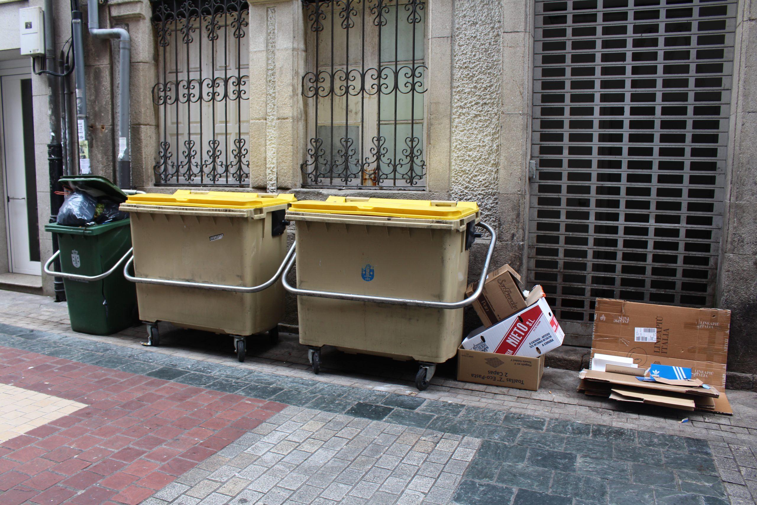 Contenedores en la calle Galera