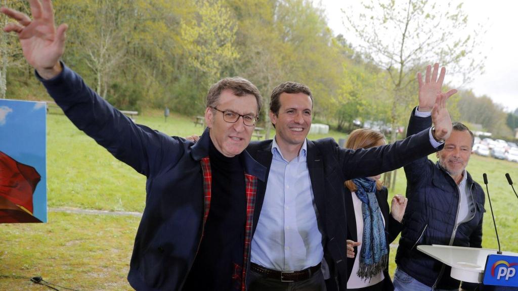 Alberto Núñez Feijóo y Pablo Casado en el mitin de Santiago.