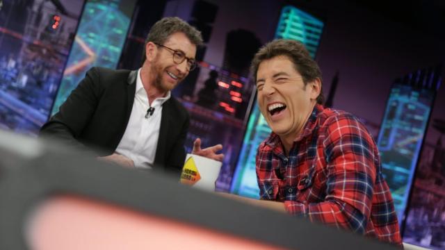 Pablo Motos y Manel Fuentes durante el programa de este martes