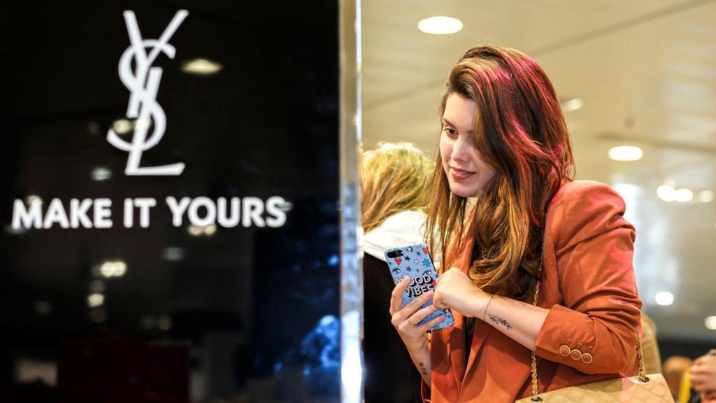 La estación Make It Yours de YSL aterriza en A Coruña