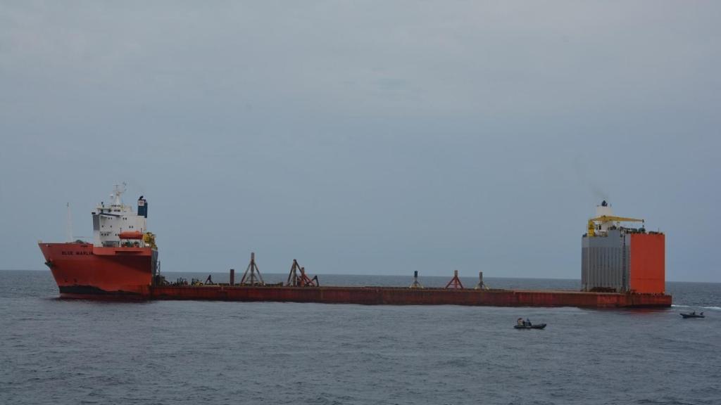 El barco de bandera de Malta atacado por piratas.