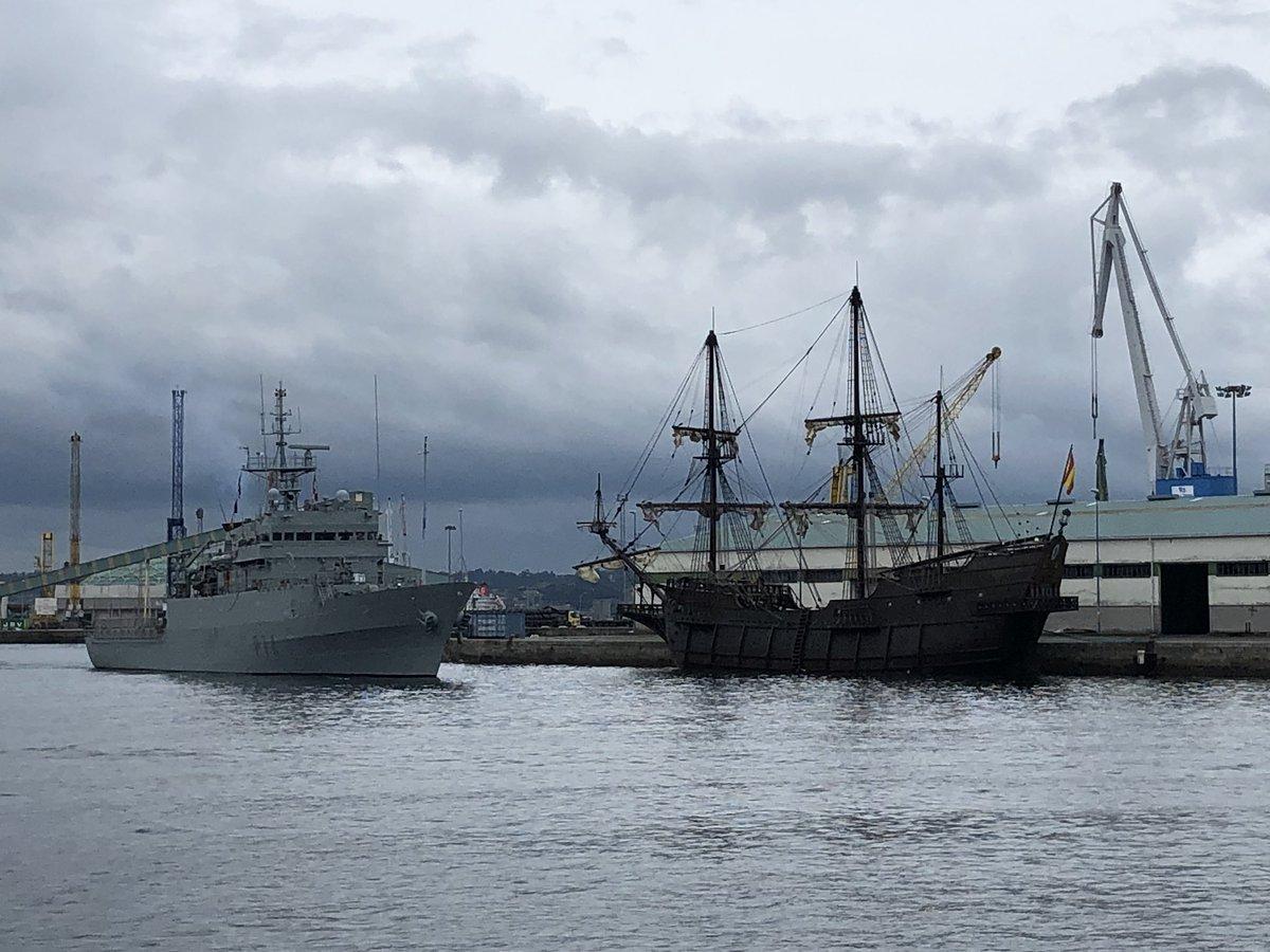 Fragatas en el puerto