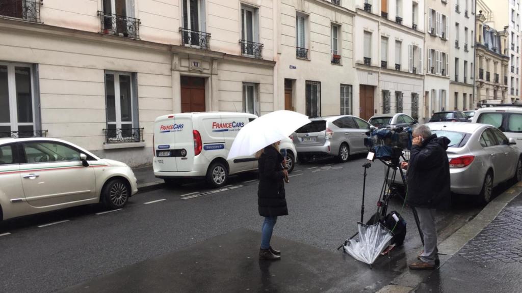 Medios de comunicación españoles apostados frente al piso de Natalia