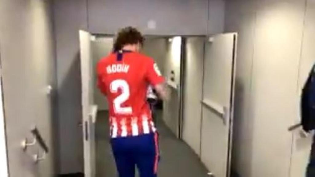 Griezmann con la camiseta de Diego Godín