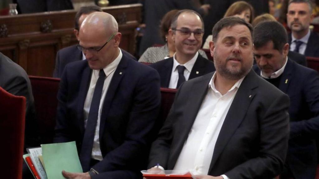 Junqueras y Romeva, en primer plano, en el juicio ante el Supremo./