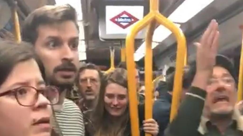 Disputa por un asiento en el Metro de Madrid.