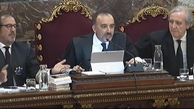 Marchena, durante una de las discusiones. A su lado, Martínez Arrieta y Berdugo./
