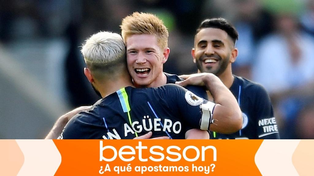 De Bruyne, Agüero y Mahrez, en un partido del Manchester City