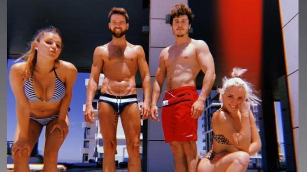 Miki y sus bailarines en una imagen de Instagram.