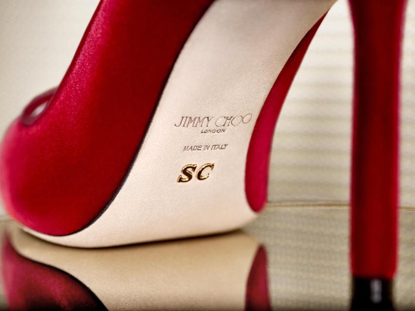 Zapatos pump acabados en punta.