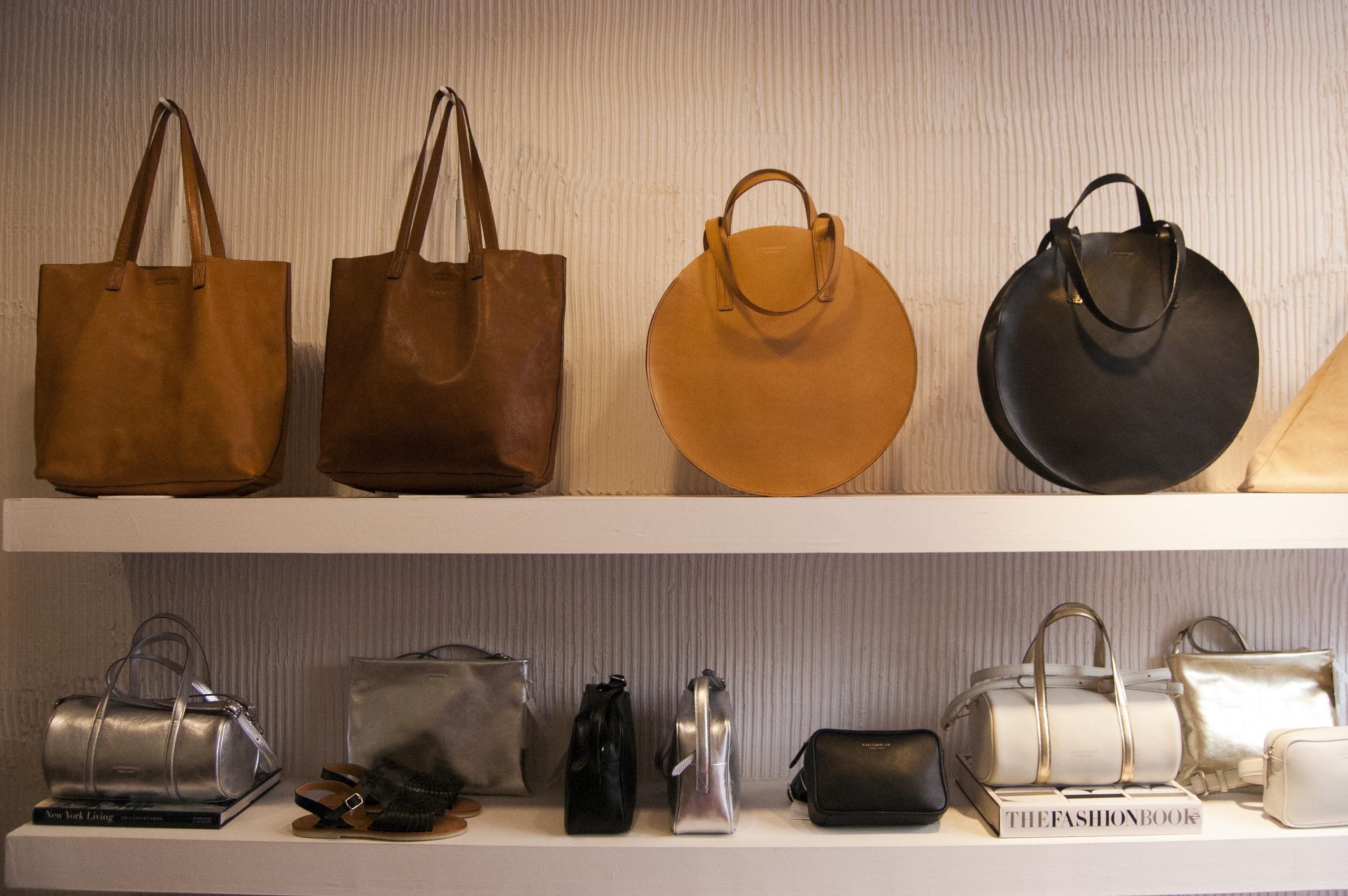 La mayor parte de su colección está confeccionada en piel