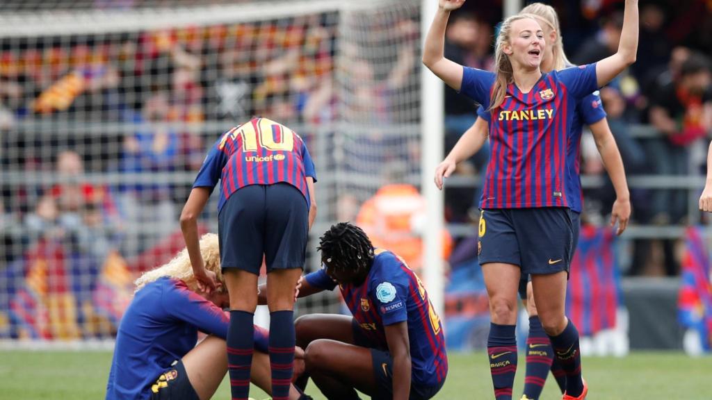 Las futbolistas del Barcelona celebran el pase a la final de la Women's Champions League