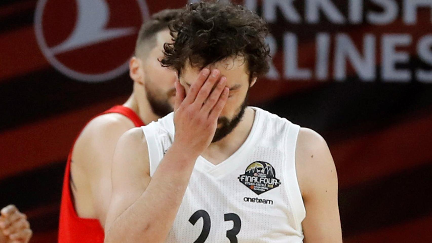 Llull, cabizbajo tras caer contra el CSKA