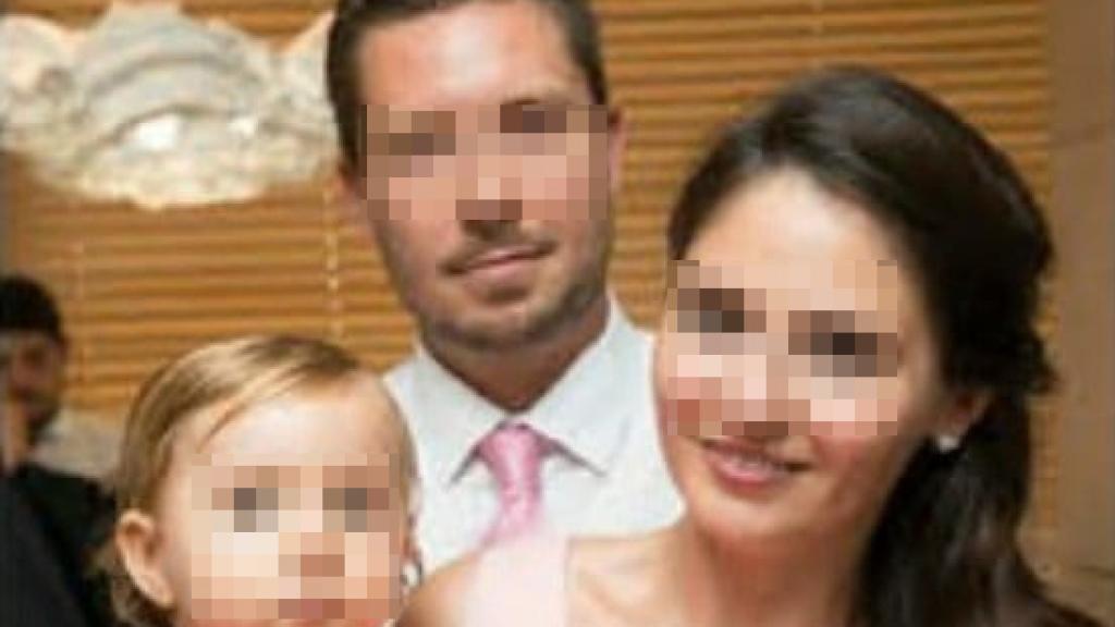 Luis junto a su familia.