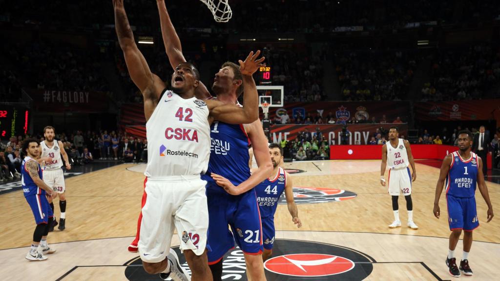 Hines, ante Anadolu Efes