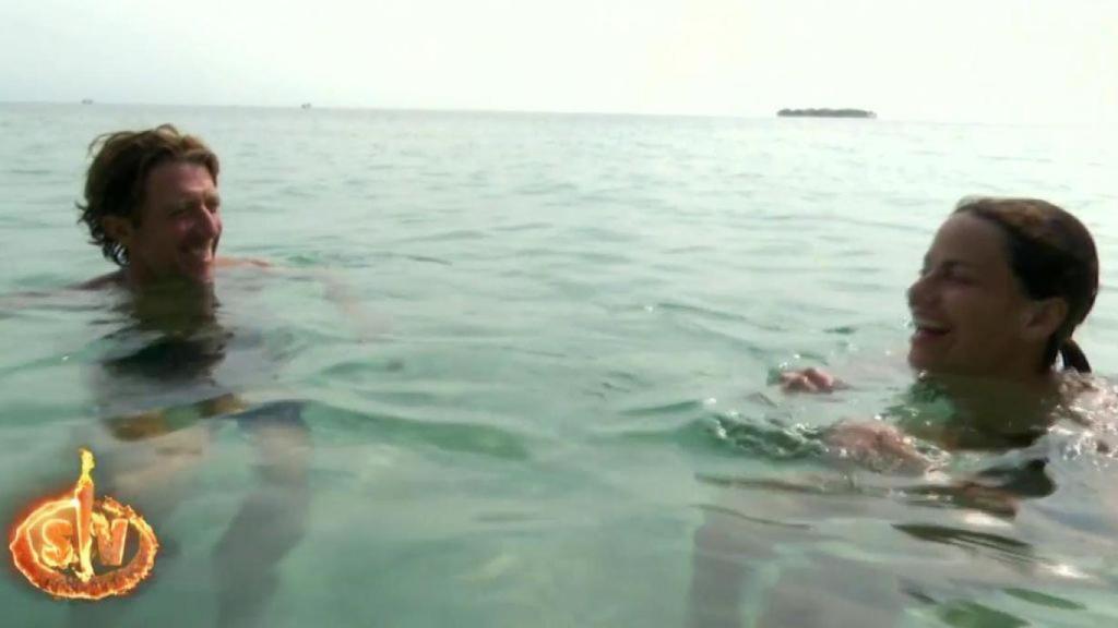 Colate y Mónica Hoyos durante su coqueteo en la isla.