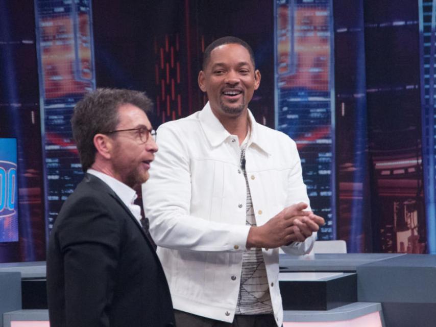 Will Smith saltó de un helicóptero para celebrar su 50 cumpleaños.